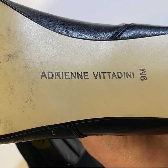 Adrienne Vittadini SZ 9M pull on booties leather GUC has spandex inset sexy! - Picture 6 of 9